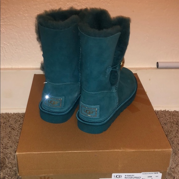 NIB UGG Australia Swarovski Bailey Button Boots 7 - Picture 4 of 4